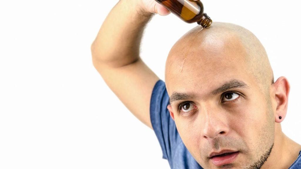Olive oil for hair care: How to use and possible benefits